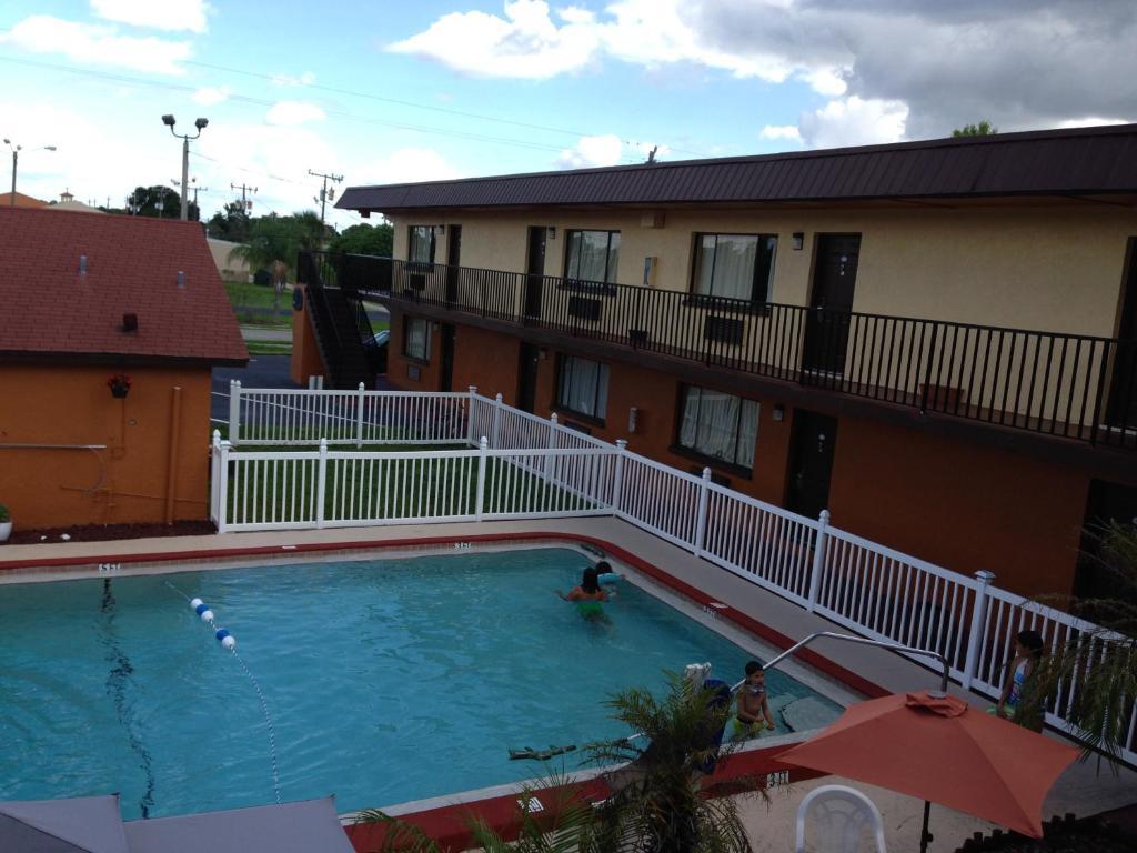 Americas Best Value Inn North Port Eksteriør billede