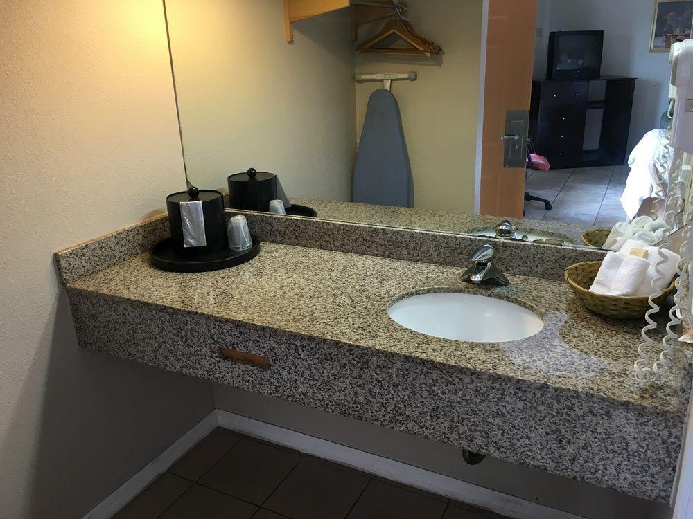 Americas Best Value Inn North Port Eksteriør billede